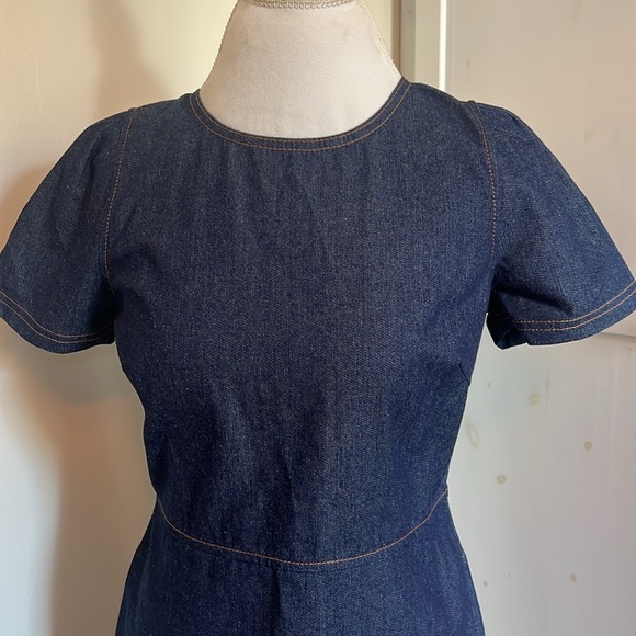 Ann Taylor Classic Dark Wash Denim Blue Mini Short Sleeve Dress Size 6P - Picture 3 of 10